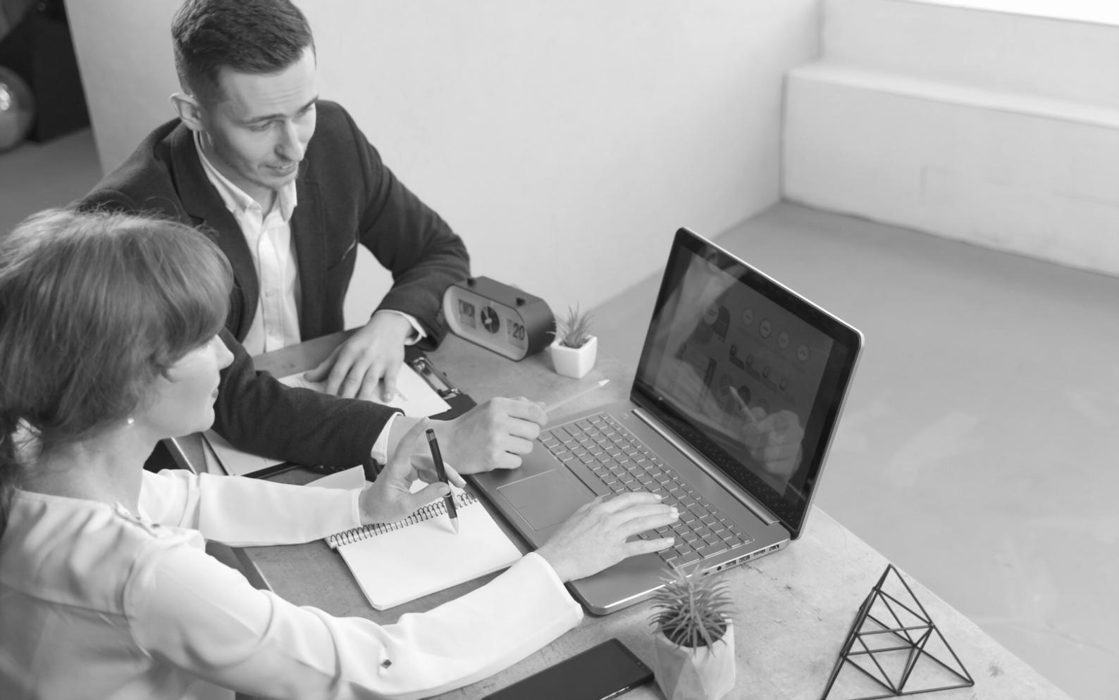 Sesión de formación en negociación presupuestaria con profesionales