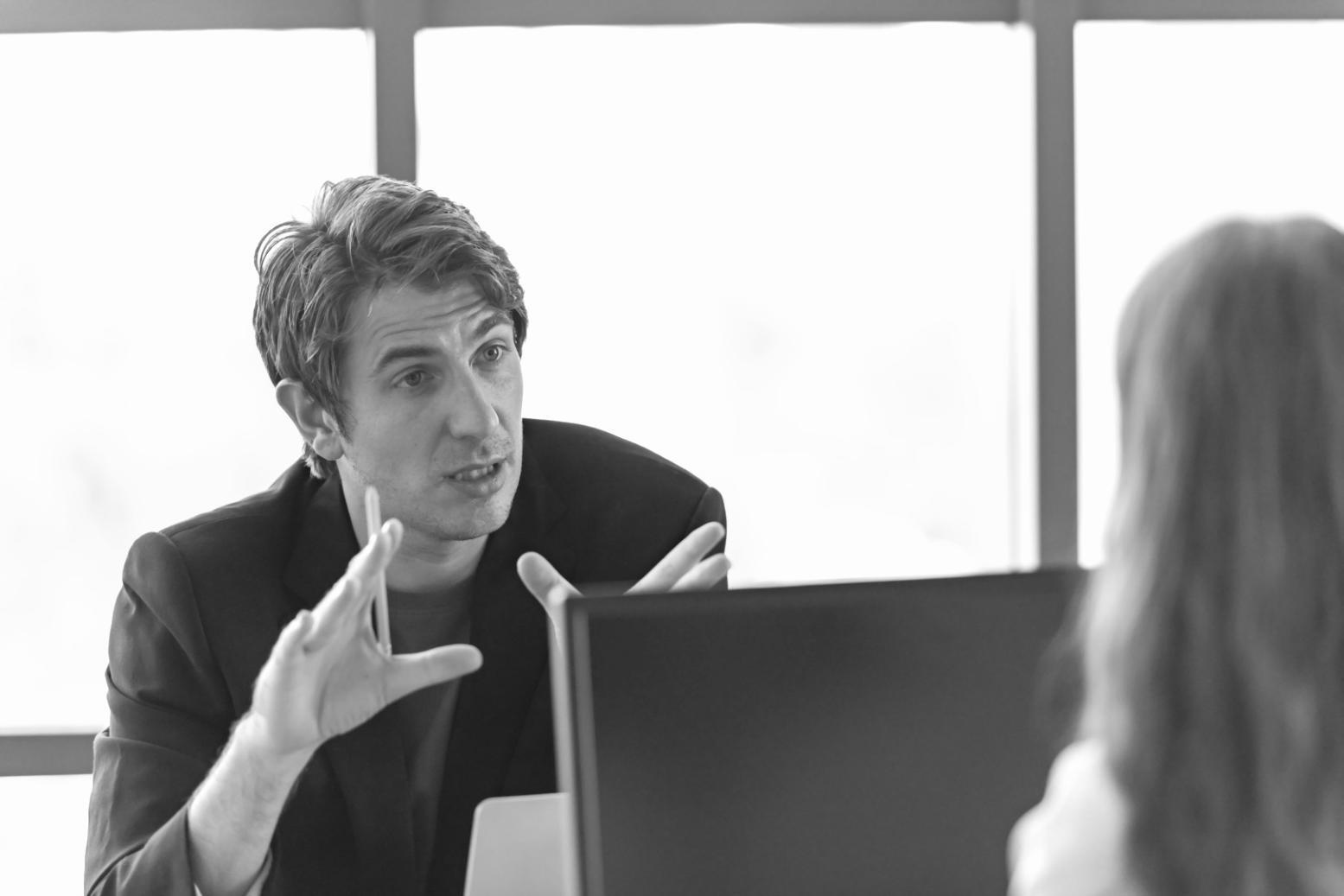 Estrategias de comunicación en reuniones presupuestarias